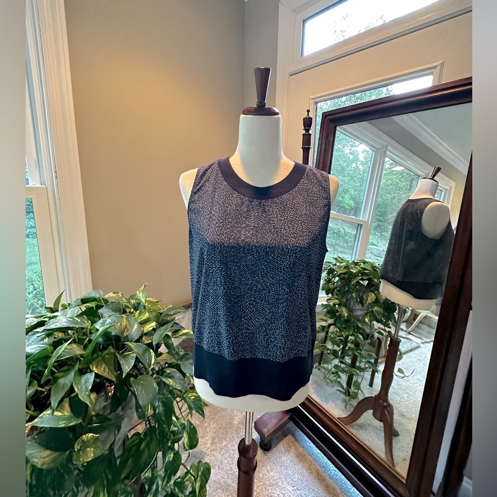 Athleta navy/white bloused sleeveless top - like new